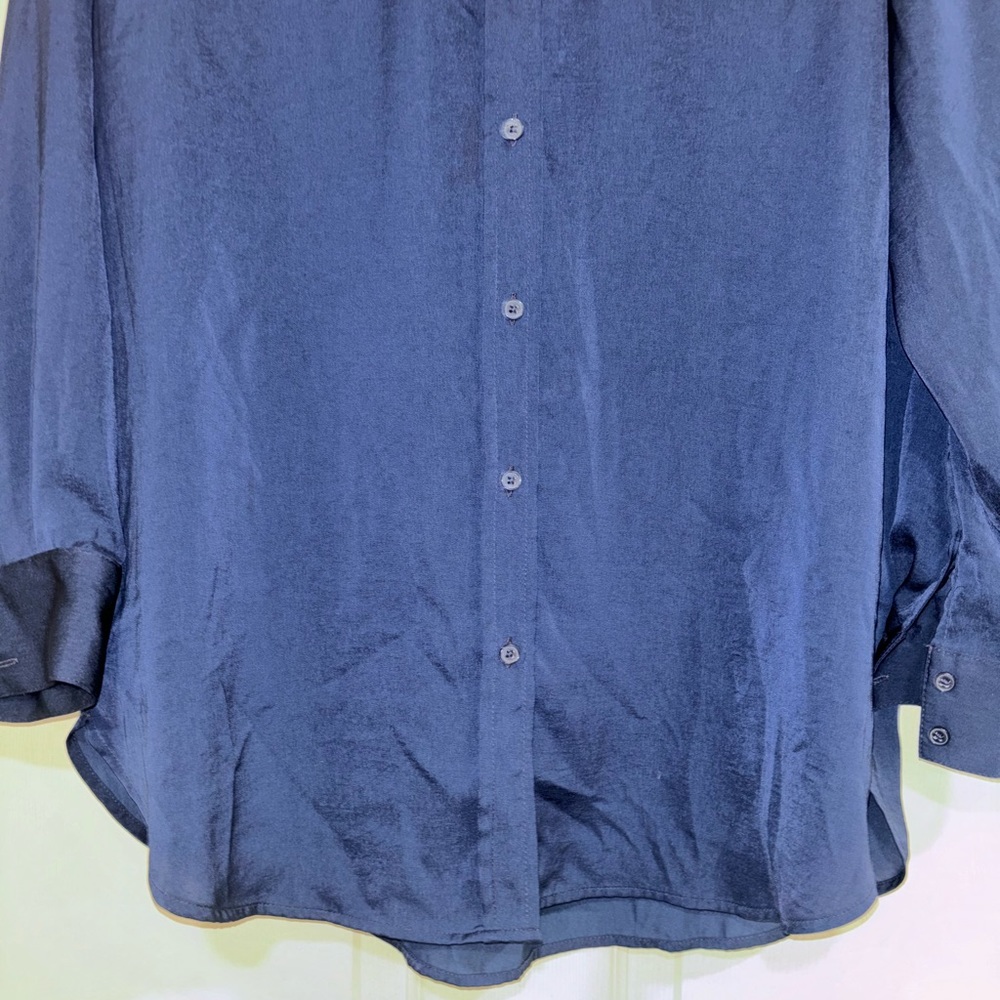 Women’s Banana Republic Blue Button Down Shirt - Picture 3 of 7